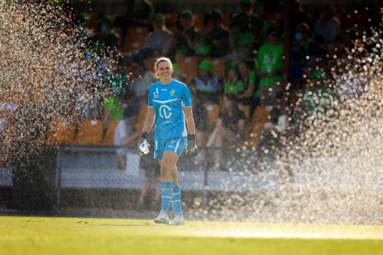 KEELEY RICHARDS RE-SIGNS FOR CANBERRA UNITED